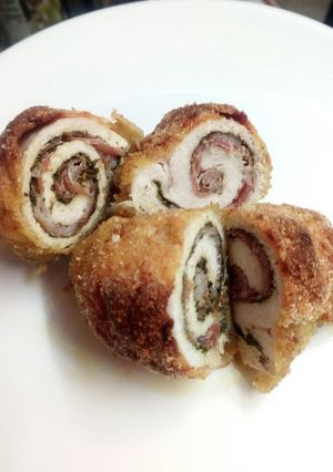 A picture of Chicken Pesto Roll-Ups.
