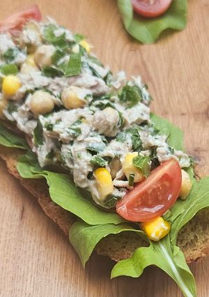 A picture of Tuna Sandwich.
