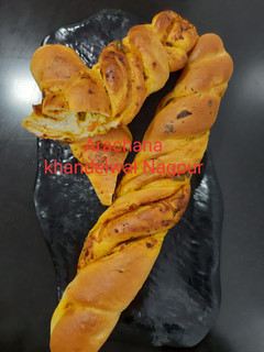A picture of Masala Tie Bread.