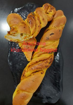 A picture of Masala Tie Bread.