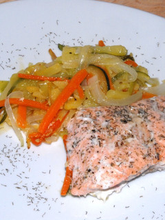 Una foto de Salmón en papillote con verduritas