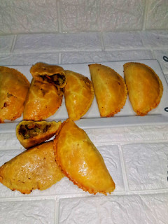 A picture of Baked Meat pie.