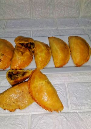 A picture of Baked Meat pie.
