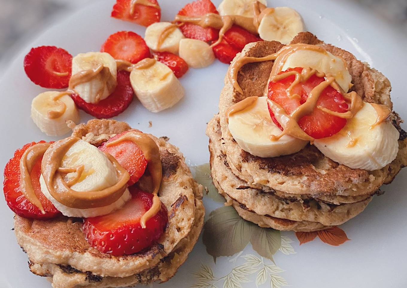 Tortitas de avena y plátano fit (muy fácil) 🍌🍓