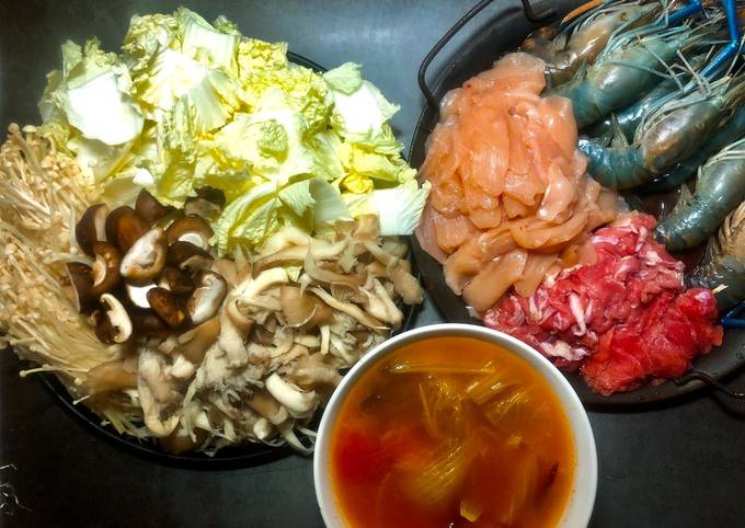 Cách Làm Món Lẩu Kim Chi- Tôm Càng Xanh, Bò, Gà, Các Loại Nấm Của Emily Luu  - Cookpad