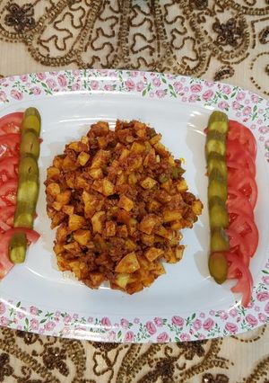عکسی از دستور خوراک سیب زمینی و گوشت چرخکرده