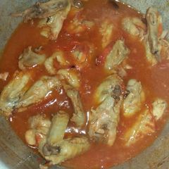 A picture of Stewed chicken wings.