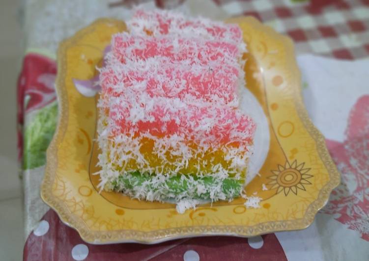 Kue singkong pelangi lembut