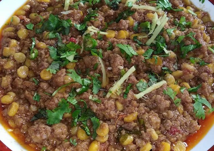 Steps to Prepare Favorite Qeema chane ki daal