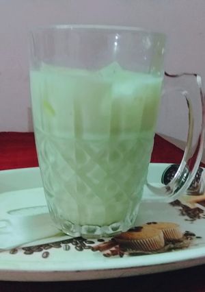 पिस्ता बादाम ठंडाई (Pista Badam Thandai recipe in Hindi) रेसिपी मुख्य फोटो