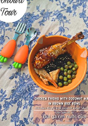 Hình của món Cơm gạo lứt và Đùi gà rim nước dừa.