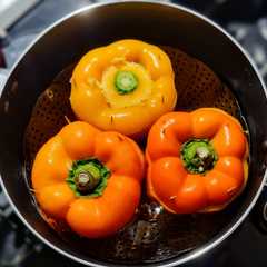 Una foto de PIMIENTOS AMARILLOS, 🌶️🌶️con Relleno Árabe con Berenjenas🍆🍆 y Arroz...!