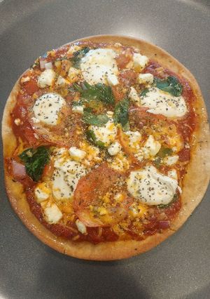 A picture of Air Fryer Pita Margherita Pizza.