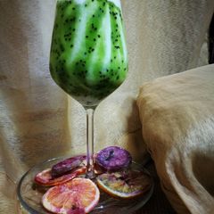 A picture of Kiwi 🥝 Milk shake.
