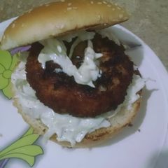 A picture of Juicy chicken burger.