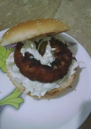 A picture of Juicy chicken burger.