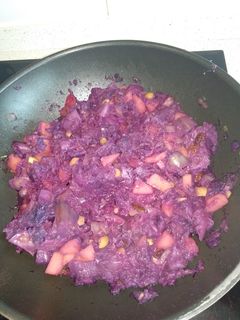 Una foto de Lombarda con manzana y anacardos en Autocook & Instan Pot