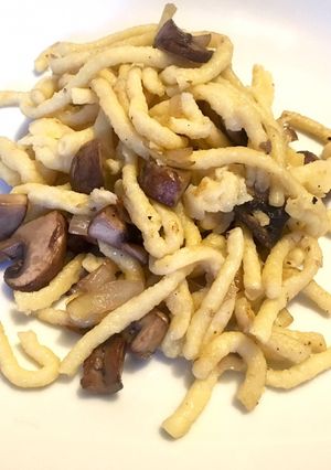 Une photo de Spätzle aux champignons