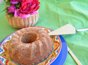 Foto principal de Bundt de dulce de membrillo y semillas de amapola 