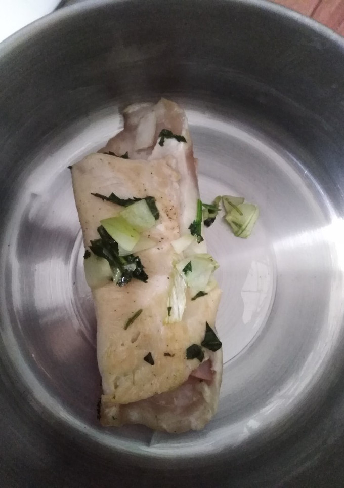 Una foto de Pollo relleno de espinacas, panela y jamón