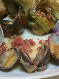 Una foto de Alcachofas con Almejas