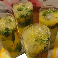 A picture of Mango mojito.
