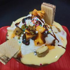 A picture of Fruit custard icecream.