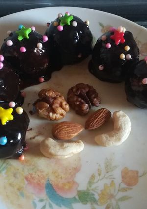 A picture of Dry fruit laddoo.
