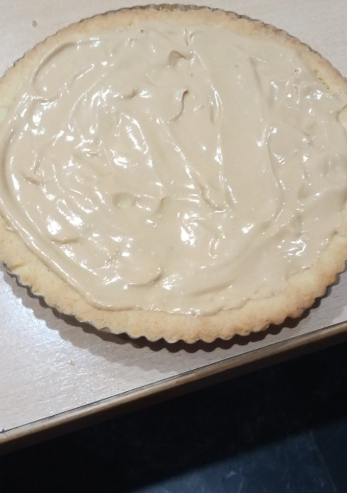 Una foto de Tarta de banana con crema y dulce de leche
