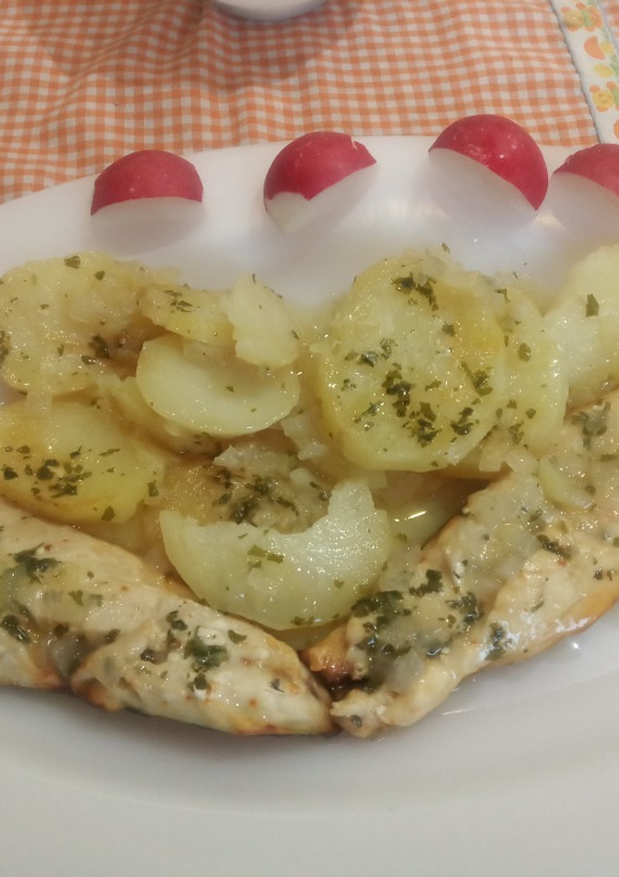 Una foto de Filetes de Caballa al horno con patatas