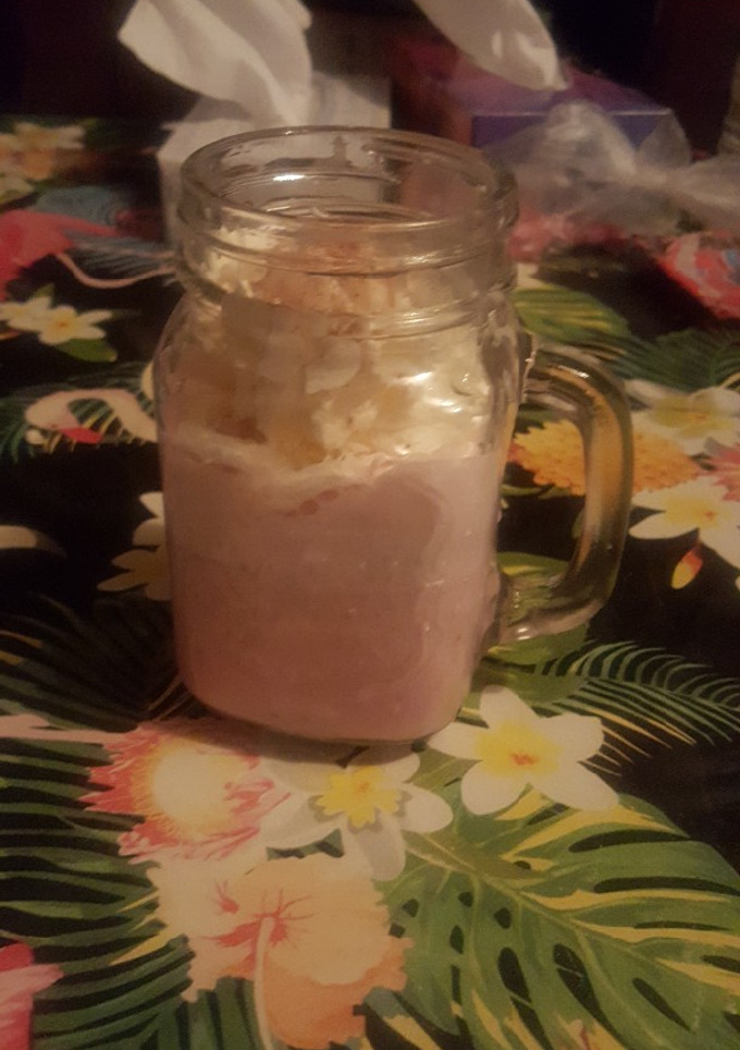 Una foto de Batido de fresas con nata y un toque de canela