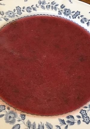 Une photo de Potage de fanes de radis,pommes de terre et betteraves