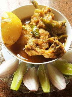 চিকেন বাঙালি ঝোল (chicken Bangali jhol recipe in Bengali) রেসিপির প্রধান ছবি