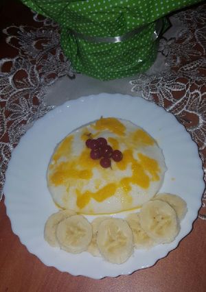 O poză a rețetei Griș cu lapte și mango.