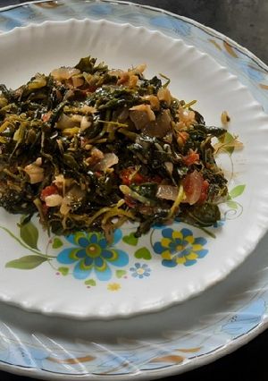 A picture of Leafy green (fresh green methi bhaji).