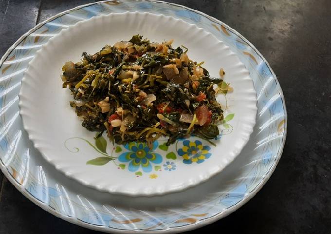 Leafy Green Fresh Green Methi Bhaji Recipe By Varsha Narayankar Cookpad 0918