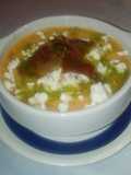 Crema de tomate con queso feta y crujientes de jamón