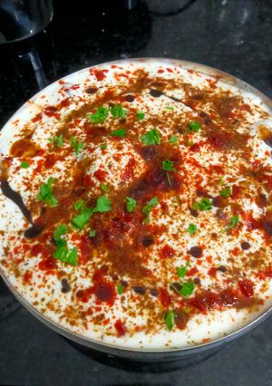 A picture of Dahi Bhalla.