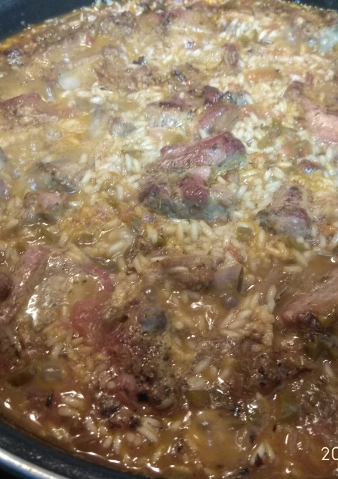 Una foto de Arroz con costillas