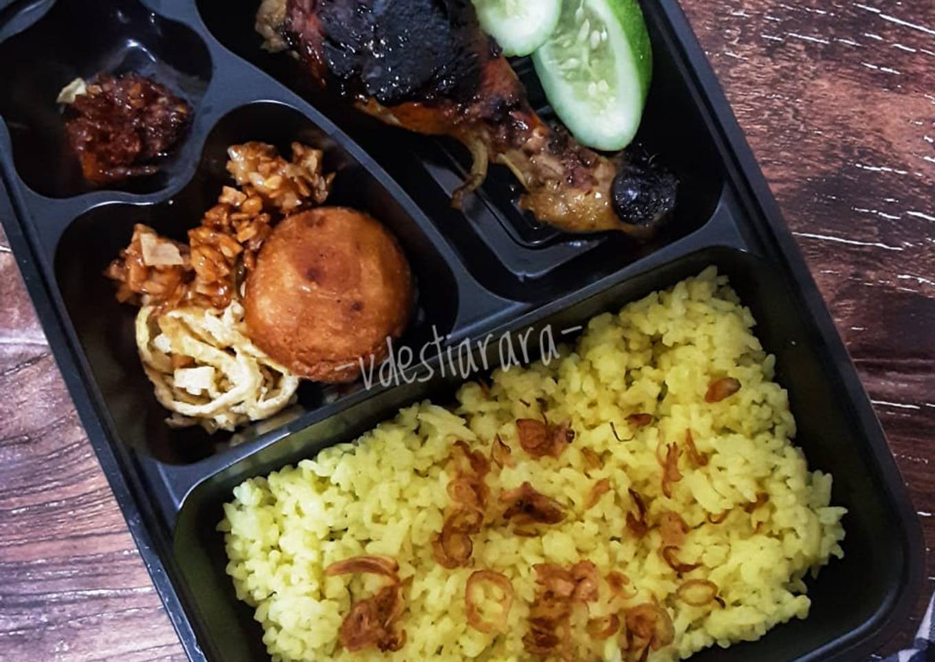 Nasi Kuning Ayam Panggang