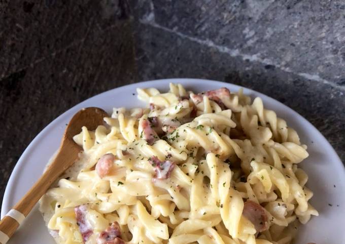 Resep Fusilli Carbonara oleh Ira Pramesti - Cookpad