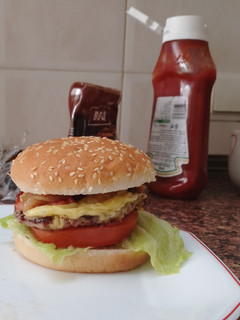 Una foto de Hamburguesa completa con Bacon