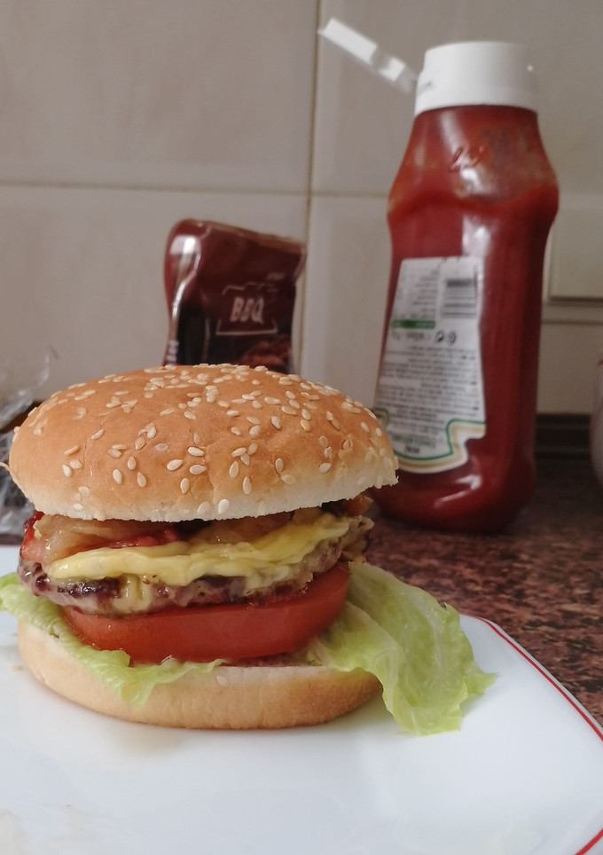 Una foto de Hamburguesa completa con Bacon