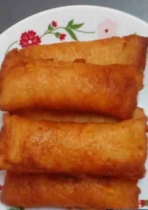 A picture of #Holi2022 Paneer bread rolls.