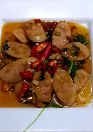 รูปของ แหนมไก่ผัดใบกะเพรา