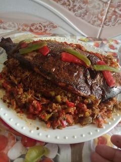 صورة لوصفة سمك معمر في الفرن لذيييذ