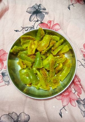 રાઈ વાળા મરચા (Rai Vala Marcha Recipe In Gujarati) રેસીપી મુખ્ય ફોટો