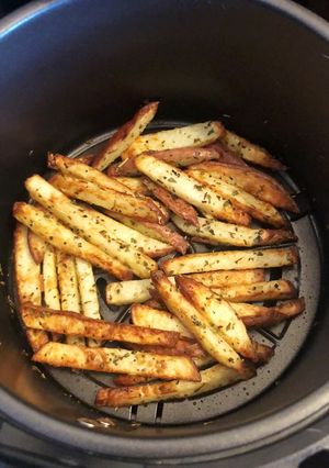 Una foto de Papas “fritas” a la airfryer