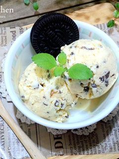 手作冰淇淋-巧克力碎片 的食譜成品照片