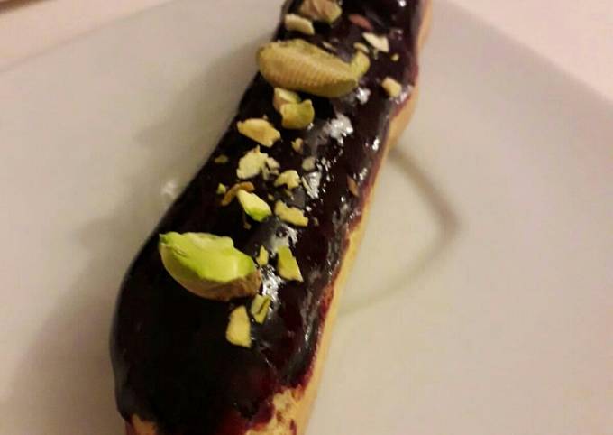 Eclair a la cerise noire